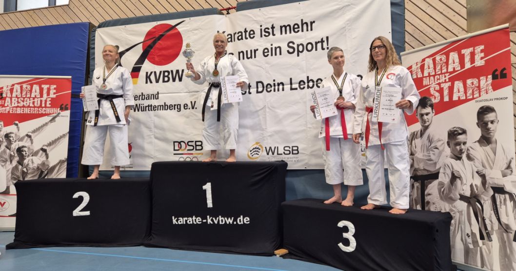 1. Platz: Monika Lang (Kata Ü-55)    Bild: Monika Lang für den HFK