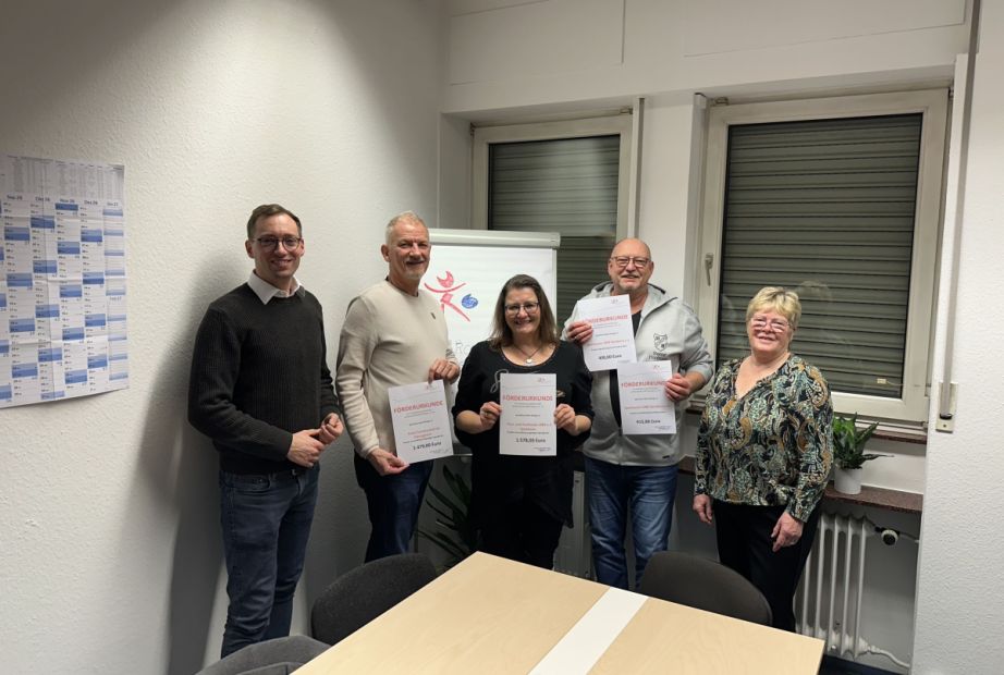 v.r.n.l. Florian Dinges, stellv. Vorsitzender, Sportkreis Main-Kinzig; Andreas Klingenberg, Freie Turnerschaft 06 Dörnigheim; Sigrid Knieps, TFC 1884 Steinheim e.V.; Bernd Hartmann, SV 1909 Somborn e.V.; Brigitte Senftleben, stellv. Vorsitzende, Sportkreis Main-Kinzig    Bild: Sportkreis Main-Kinzig e.V.