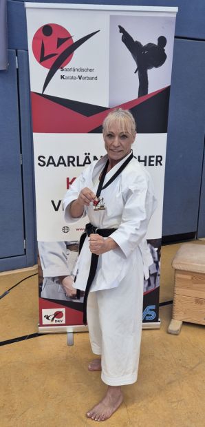 Monika Lang: 1. Platz Kata Einzel Damen Ü-45 / Ü-55    Bild: Monika Lang für den HFK