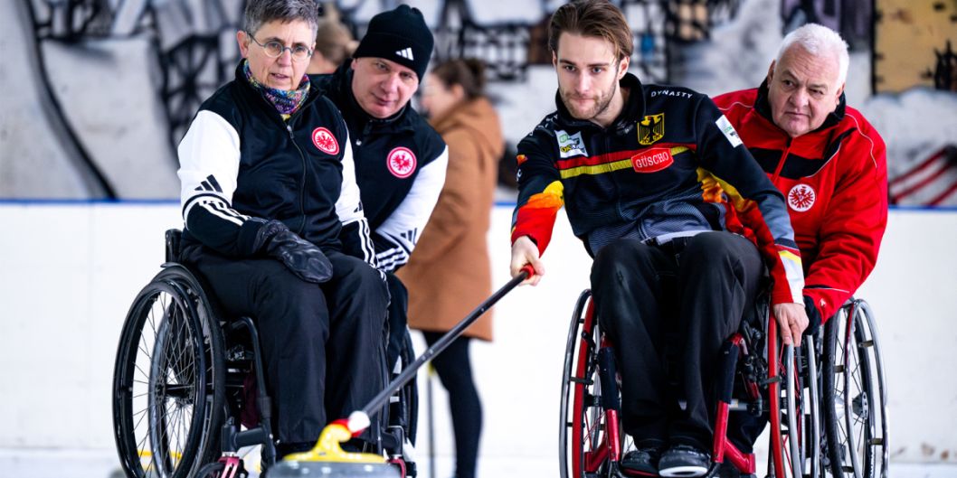 Das Begleitprogramm - Ball des Sports lockte mit vielfältigen Angeboten. Mit dabei: Curling bei Eintracht Frankfurt e.V. ...    Bild: Florian Wiegand