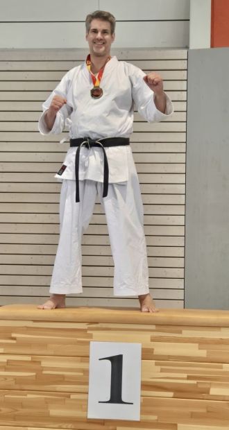 Gold: Christoph Weege, Kumite Masterklasse Herren Ü45, +80 kg Bild: Christoph Weege für den HFK