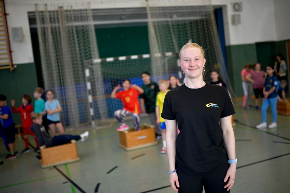 Junge Menschen werden in der Ausbildung fit f&uuml;r die Vereinspraxis gemacht.
    Bild: SJH/Kai Peters