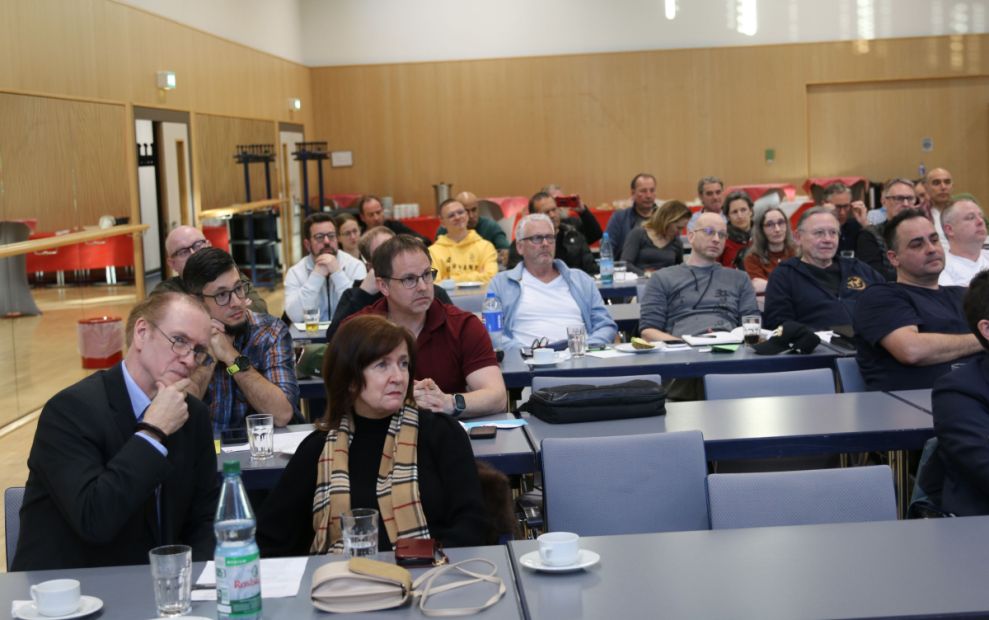 Teile des Plenum    Bild: Martina Bier (HFK Pressereferentin)