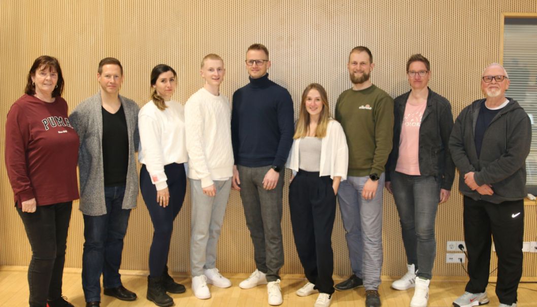 HFK Vorstand & Präsidium v.l.: Martina Bier (Presse), Thorsten Steiner (Aus- & Fortbildung), Vanessa Heise (Frauen), Noel Seitz (Jugend- & Kindeswohl), Markus Seitz (Präsident), Christine Heinrich (Vizepräsidentin), Maik Fredrich (Schatzmeister), Christina Goeddertz (Sportwartin), Jörg Rippert (Leiter Techn. Kommission). Auf dem Foto fehlen: Christian Bonsiep (Leistungssportreferent), Elke Tischer (Breitensportreferentin), Dr. Yasin Atif Islam (Kampfrichterreferent)    Bild: Martina Bier (HFK Pressereferentin)