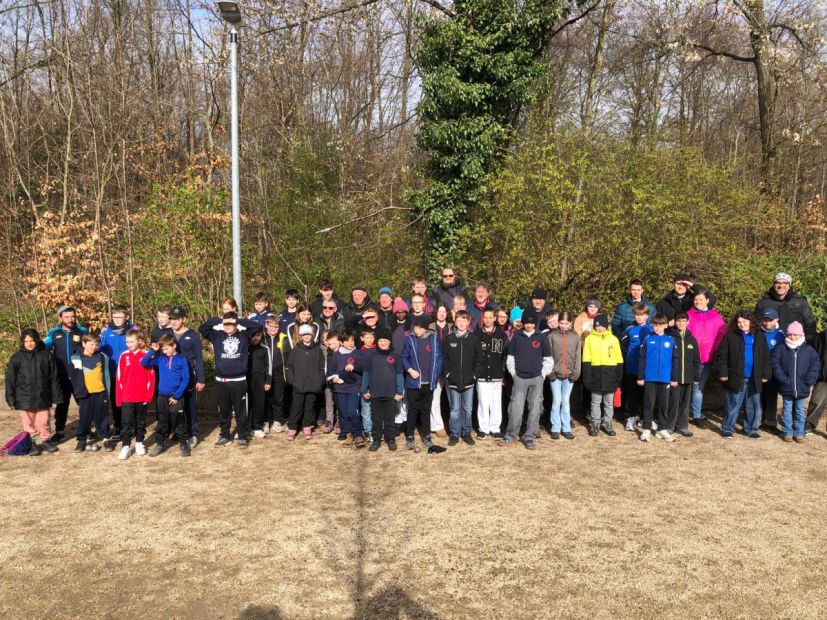 Grüße aus Dreieichenhain von der "überregionalen Jugendliga" unter der Leitung von Vizepräsident Jugend Stefan Bonifer Bild: HPV