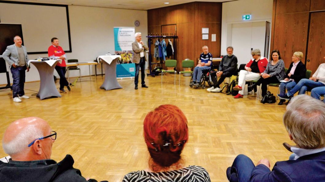 Vertreter aus Kirche und Sportverbänden, aber auch interessierte Einzelpersonen nahmen am „Impulsgesteuerten Austausch-Treffen“ teil.Foto: Peter Noss