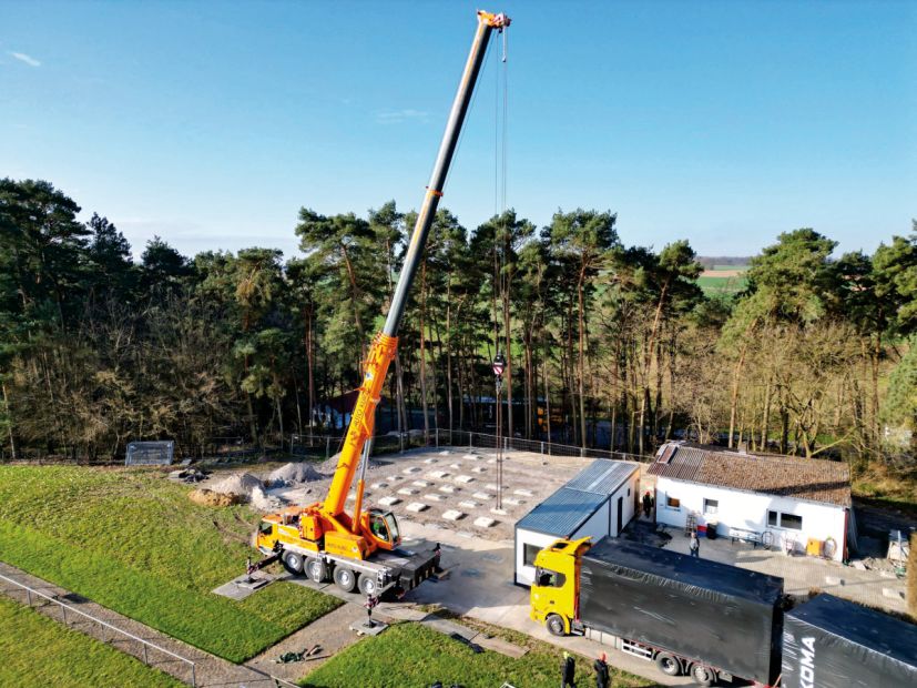 Nach einem Tag standen die Module auf ihren Fundamenten. Foto: TSV Wasenberg
