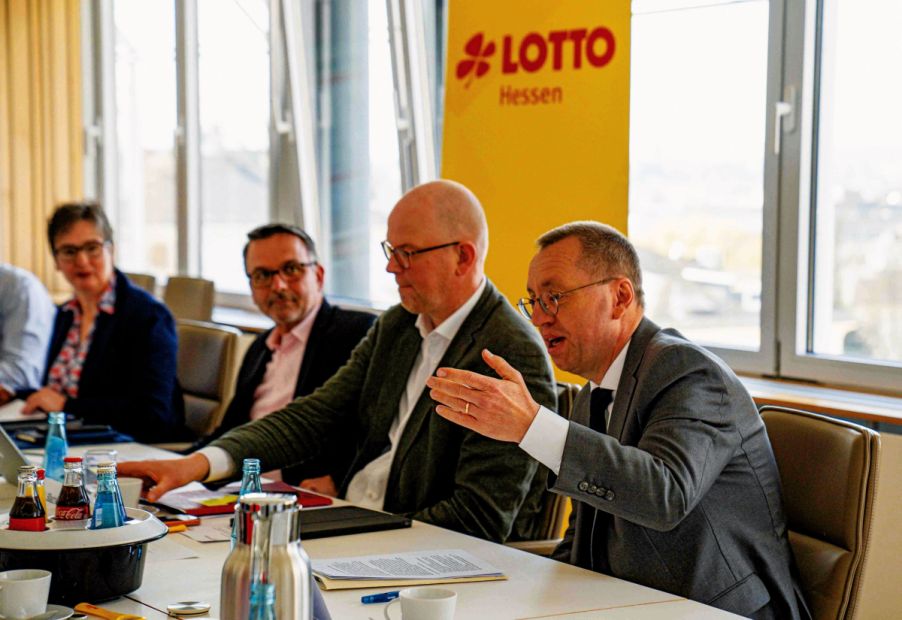 Bei der Jahrespressekonferenz sprach Landessportbund-Hauptgeschäftsführer Andreas Klages auch über eine notwendige Regulierung des Marktes. Fotos: LOTTO Hessen