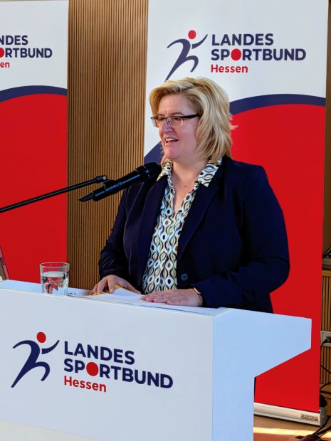 LSBH-Präsidentin Juliane Kuhlmann appellierte auf dem Hauptausschuss, noch mehr den Dialog mit den Vereinen zu suchen. Dem Präsidium gehört seit Ende 2025 Ulrike Ristau an, die von den Delegierten im Amt bestätigt wurde.Fotos: LSBH