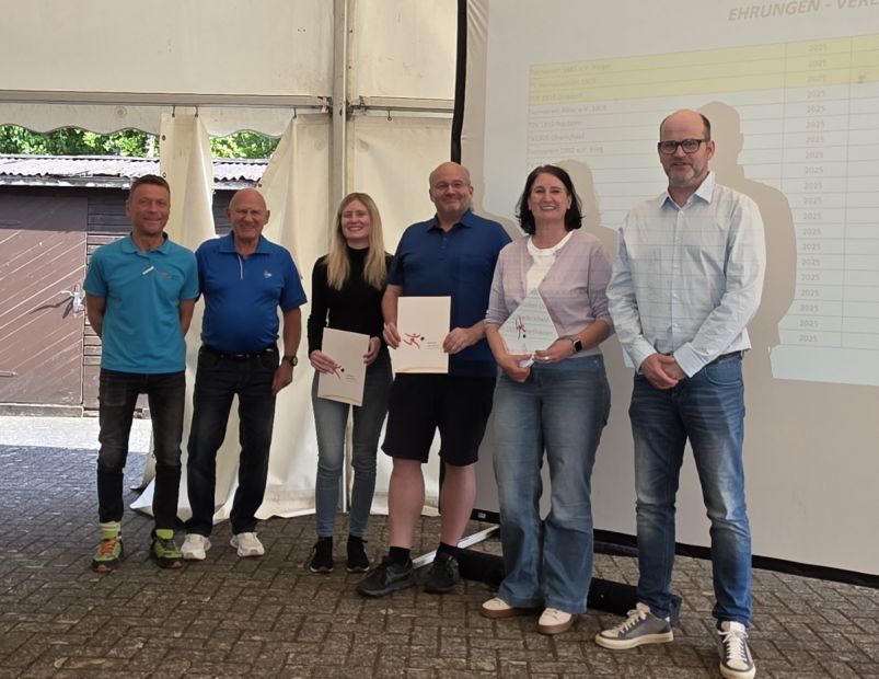 Schulwettbewerb:
Eschenburgschule mit 140 Abnahmen
Dalheimschule Wetzlar mit 106 Abnahmen
Schloss-Schule Baunfels mit 95 Abnahmen Bild: Jutta Hanig