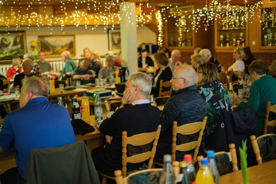Sportabzeichen-Frühjahrstagung im Clubraum der Halle des TV Dieburg. Bild: SKDADI