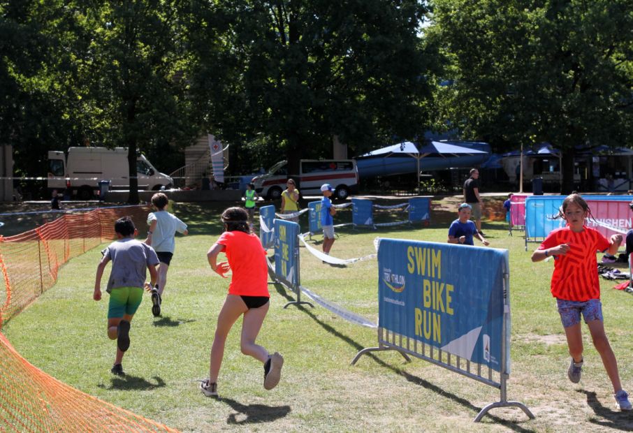 Wie kann ich Schülerinnen und Schüler über Projekte für Triathlon begeistern? Am 1. Juni hat sich der HTV mit den Jugendleitungen hessischer Vereine ausgetauscht.    Bild: Victoria Herrmann / DTU
