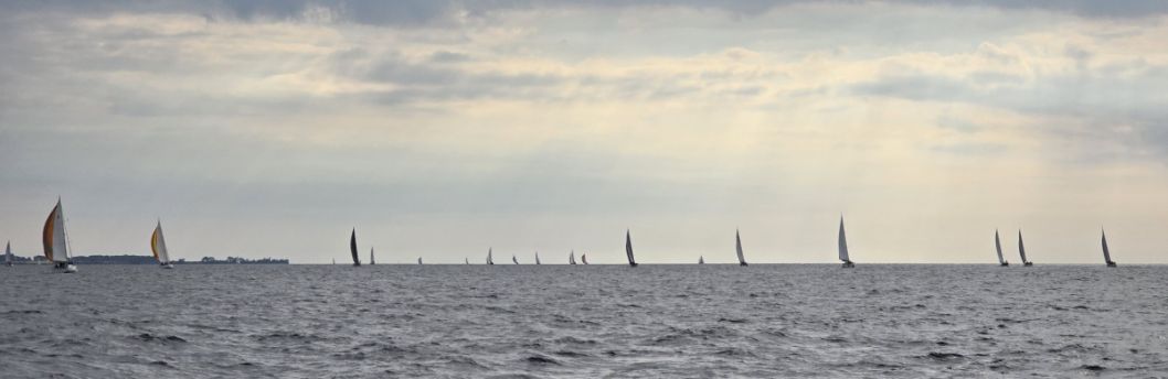 Nach dem Start vor Fehmarn Bild: Peter Schimpf