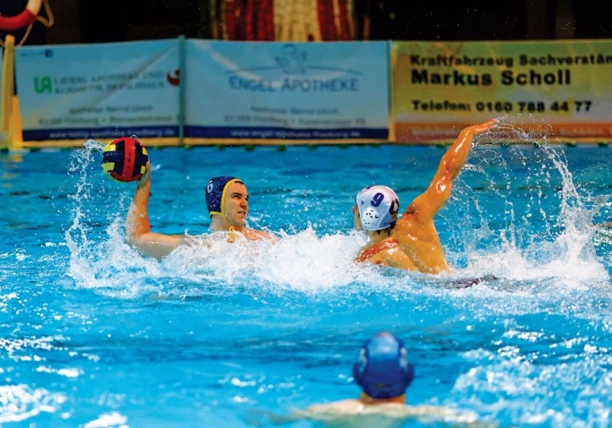 Wasserball steht als Randsportart im Schatten von Fußball und anderen populäreren Sportarten. Zu den hessischen Hochburgen zählen Friedberg, Fulda und Frankfurt.Foto: Jaux
