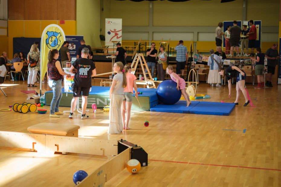 Erlebnismesse „Jugend bewegen“ des Sportkreises Darmstadt-Dieburg und der Kinder- und Jugendförderung des Landkreises Darmstadt-Dieburg in der Gutenberghalle Dieburg Bild: SKDADI