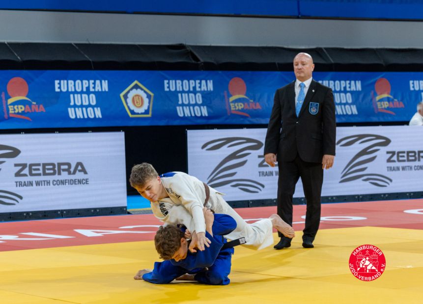 Man erkennt Aaron Keller bei einem Drop-Seoi-nage