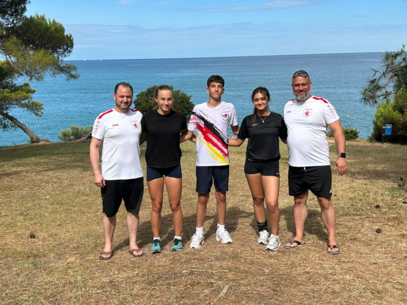 V.l.: Landestrainer Kumite (Südhessen) Jamal Laudiai, Maria Ruppel, Milan Carapic, Davary Phok, Leistungssportreferent Christian Bonsiep Bild: Y. Laudiai für den HFK