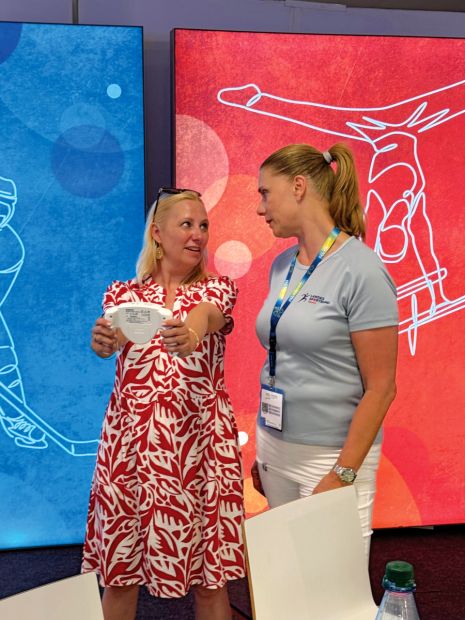Reges Treiben herrschte am LSBH-Stand. Unter den Besucher*innen war auch Hessens Sportministerin Diana Stolz (links oben).Fotos: LSBH