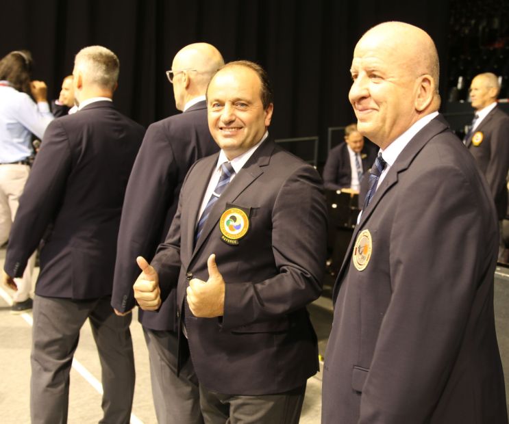Zweiter von rechts: Der Hessische WKF Kampfrichter Faruk Bayraktar    Bild: Martina Bier (HFK Pressereferentin)