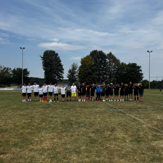 Mit 24 Personen angetreten, Starkes Zeichen für das Inklusive Fußballangebot beim Fußballtag mit "Qualle" Bild: Sebastian Gleim - Miteinander bewegt & Sportkreis Waldeck - Frankenberg