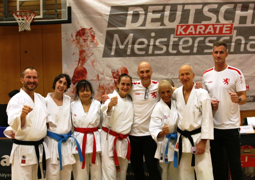 V.l.: Alexander Bock (Bronze), Rebecca Garcia (Bronze), Shirley Fernan (Gold), Joheina Hamami (2 x Silber), Stefano Bellingeri (Bronze Kumite), Monika Lang (Gold), Louis Blank (Bronze), Benjamin Eck (Bronze Kumite)    Bild: Martina Bier (HFK Pressereferentin)