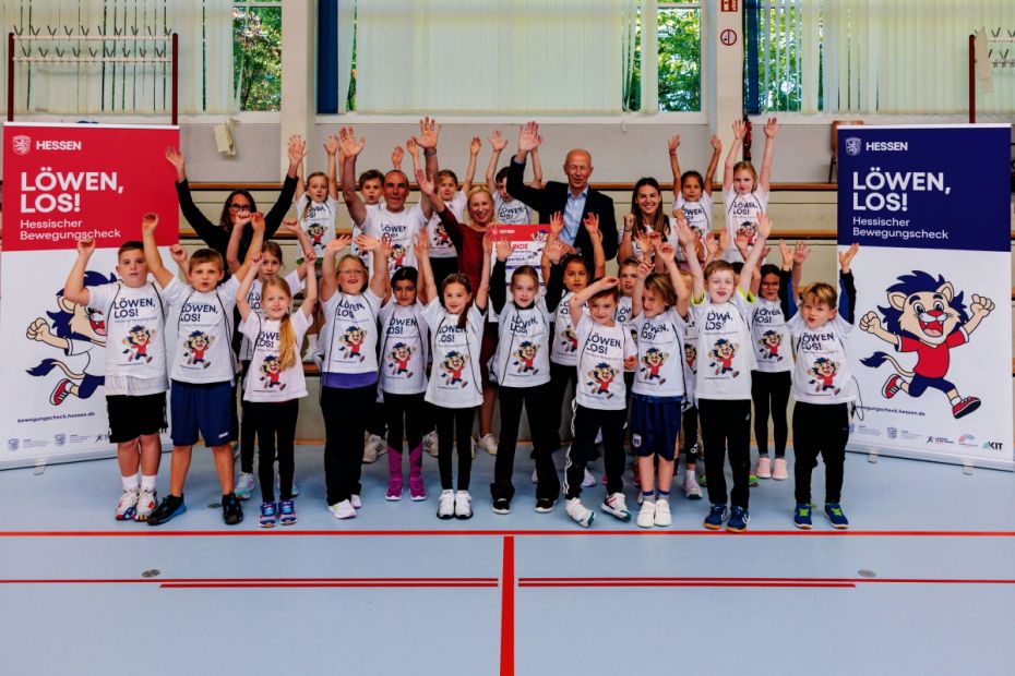 Ende September fiel an der Wilhelm-Busch-Schule in Hofheim der Startschuss für den neuen „Hessischen Bewegungscheck“.Es handelt sich um ein Nachfolgeprojekt eines Testverfahrens, das in Hessen im Jahr 2019 eingeführt wurde.Foto: Jörg Halisch