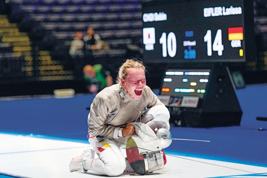 Hochemotionaler Moment: Die hessische Säbelfechterin Larissa Eifler gewann im Juli in Hongkong den Weltmeistertitel – als erste Deutsche überhaupt. Foto: Team Bizzi