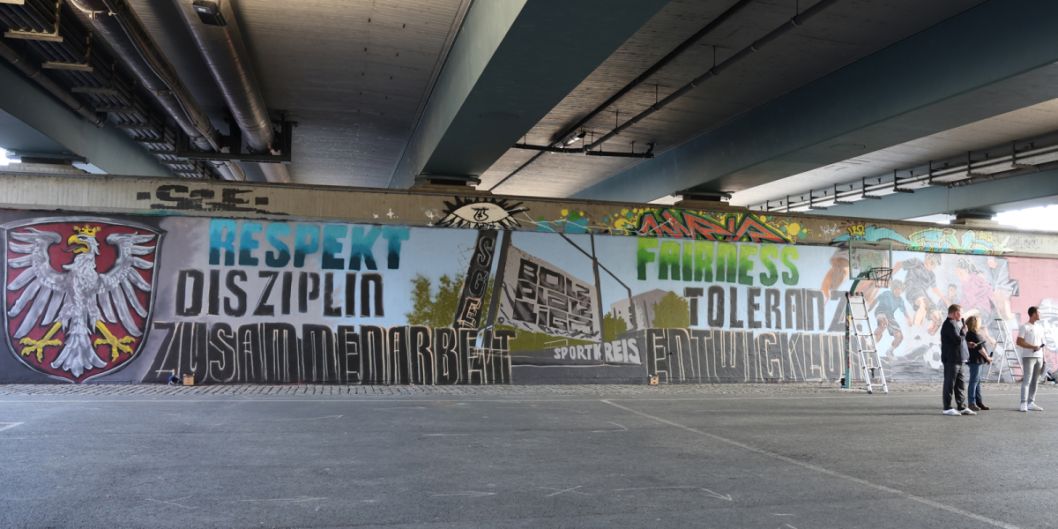 Die Werte der Bolzplatzliga: Respekt, Disziplin, Zusammenarbeit, Fairness, Toleranz und Entwicklung. Bild: Beate Tomann