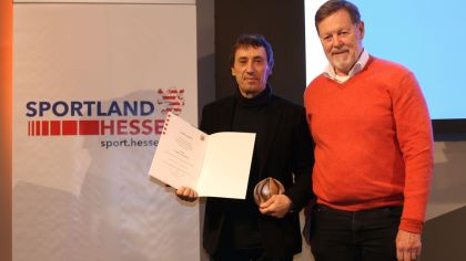 Links: Efthimios Karamitsos Bundestrainer Kata, rechts: HFK Präsident Reinhard Schmidt-Eckhardt                Bild: HFK