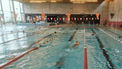 Im Taunabad Oberursel findet ab dem 20. Januar ein vereinsübergreifendes Schwimmtraining für Schüler der Jahrgänge 2011 bis 2013 statt.                Bild: Meik Kottwitz