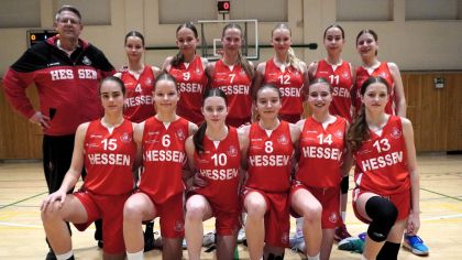 Team HESSEN beim "Christmas-Cup 2023" in Pilsen:
In Pilsen waren dabei:
Amelie PFEFFER BC Marburg, Leni MEYER TV Langen, Hanna SLAWIK 
SG Weiterstadt,Viola FRICKE  TV Hofheim, Liv KRAUSE  TG Hochheim, Lotta FINDEISEN TG Hochheim, Maya BAUER  TV Hofheim, Maya CZIRWITZKY Eintracht Frankfurt, Stella MEYER  TV Langen, Valentina GÖßWEIN Eintracht Frankfurt,Mia GÖNNER  BC Marburg,
Emily FÖRSTER TSV Grünberg Trainer: LT Spissinger                Bild: Spissinger