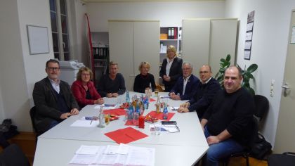 Vertreterinnen und Vertreter der Vereine. Sieglinde Weber, (hinten, stehend) stellv. Vorsitzende des Sportkreises Main-Kinzig e.V.

                Bild: Sportkreis Main-Kinzig e.V.