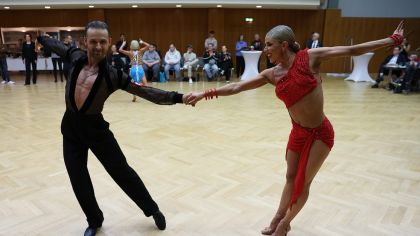 Vitalii Zakharov und Tabea Louisa Thaler (TC Blau-Orange Wiesbaden) - Hessische Landesmeister Hauptgruppe S-Latein                Bild: Robert Panther