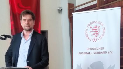 Sportkreisvorsitzender Markus Jestaedt bei seiner Rede                Bild: Manfred Schmidt, Sportkreis