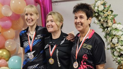 Die  Damen der Gruppe A: v.l. Uta König, Michaela Göbel-Janka, Renate Heeg