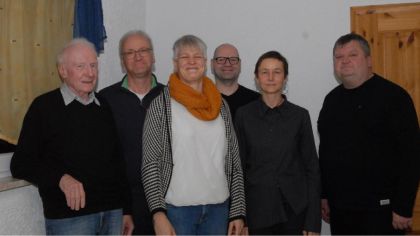 v.l.n.r.: Ehrenvorsitzender Toni Beer mit den geehrten Michael Stark, Melanie Stark, Michael Wittig, Ines Schneider und den stellv. Bezirksvorsitzender Ralf Hermann 
                Foto: J. Kabach