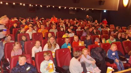 Die Kinder im Filmtheater-Saal des Alsfelder Kinocenters.                Foto: Daniela Boppert