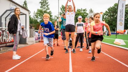 Auf die Plätze - fertig - los!
Start in die Sportabzeichen-Saison 2024                Bild: DOSB / Cem Kazma
