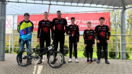 BMX-Landeskader Hessen
 Fachwart Carsten Rövenstrunk, Janne Wagner,
Daniel Schlang, Joshua Petzold, Bosse Schmidts, Jonas Mavrin                Bild: Michael Wagner
