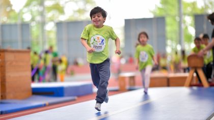 Spielen, toben und Vereine kennenlernen - unter diesem Motto eroberten die Kinder das Sport- und Freizeitzentrum.                Bild: Kai Peters