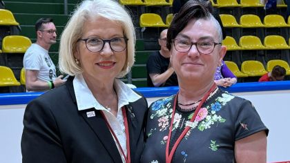 HTV-Vizepräsidentin Cornelia Straub und die frisch geehrte Andrea Simon-Dräger                Bild: Oliver Dräger