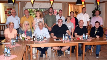 Im Cluhaus der Usinger TSG haben sich die Vereinsvertreter und Vorstandmitglieder des Sportkreises Hochtaunus zu einem interessanten Informationsabend getroffen.                 Bild: Gerhard Strohmann