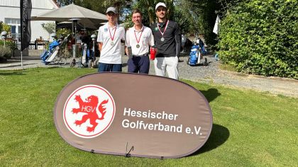 Meister der Jungen: Moritz Küls, Maximilian Schalk und Leonard Bartsch.                Bild: Christian Otto