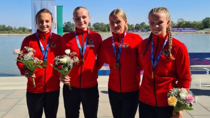 Femke Rupf, ganz rechts, mit ihrem Gold-Team.                Bild: Dieter Brechenser