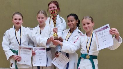 U15: 1. Platz Kampfgemeinschaft Kim-Chi Wiesbaden/TSG Nordwest 1898 Frankfurt                Bild: Dlugi