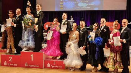 Die Siegerehrung des WDSF Open Senior IV Standard                Bild: Manfred Dort