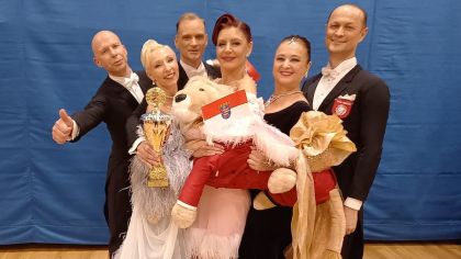 Das Hessische Team (v.l.n.r.: Thomas und Susanne Schmidt, Roland Tines und Heidrun Puskas , Olga und Jürgen Weibert)                Bild: Friedrich Frech