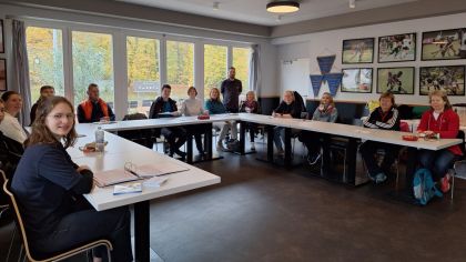 Teilnehmer und Teilnehmerinnen der Vereine und Referent Martin Woicik.                 Bild: Brigitte Senftleben