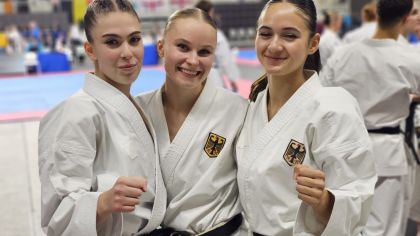 Kata-Team weiblich (Junioren & Damen), v.li.: Julie Stevens (SC Judokan e.V. Ffm.), Natalie Jürgensmann (SC Taisho Siegburg), Patricia Hebbel (SC Judokan e.V. Ffm.), in beiden Kategorien 2. Platz: Silbermedaille                Bild: Thomas München/DKV