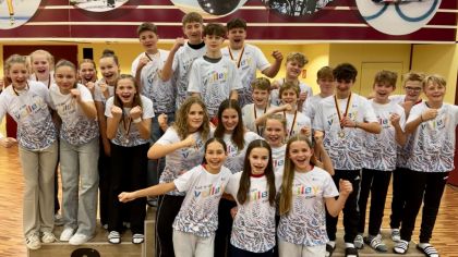 Die vier Teams der beiden hessischen Schulen in Bad Blankenburg                Bild: Benjamin Corts